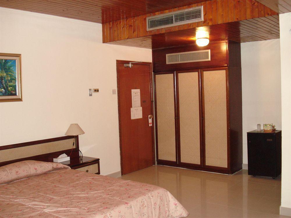 Atlas Hotel Al-Manamah Bagian luar foto
