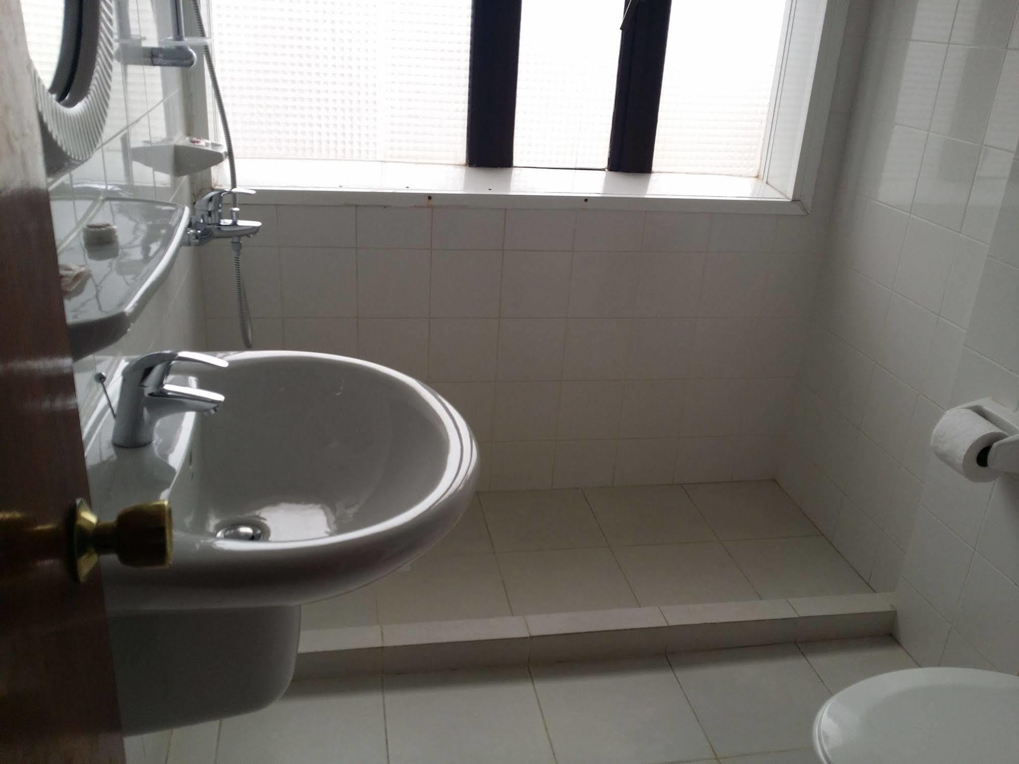 Atlas Hotel Al-Manamah Bagian luar foto