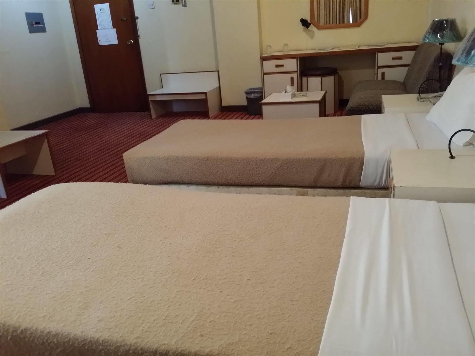 Atlas Hotel Al-Manamah Bagian luar foto