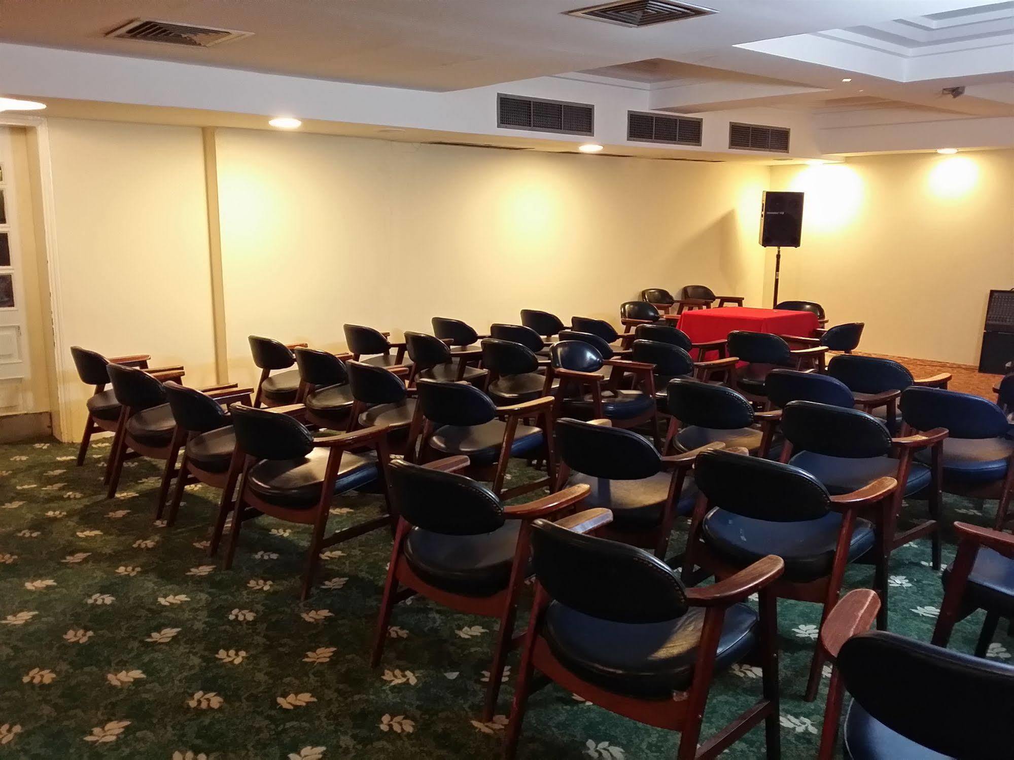 Atlas Hotel Al-Manamah Bagian luar foto