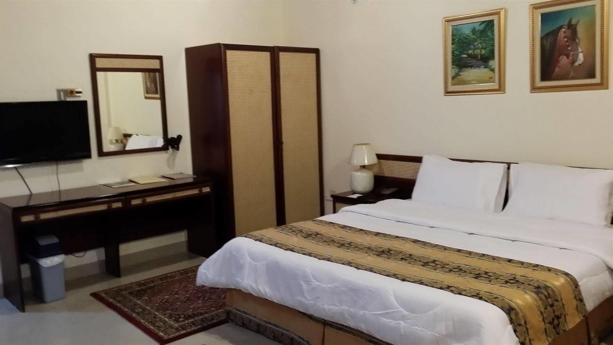 Atlas Hotel Al-Manamah Bagian luar foto