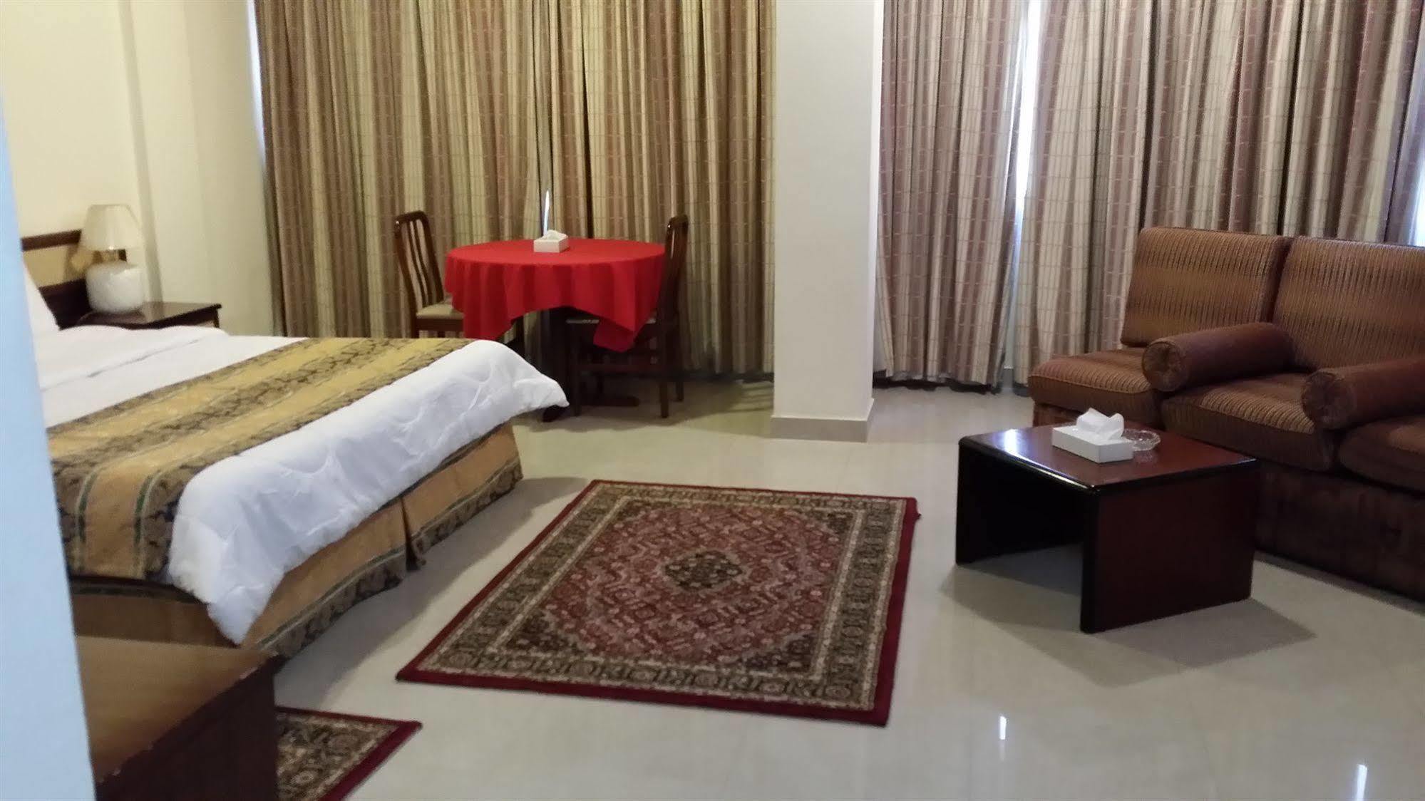Atlas Hotel Al-Manamah Bagian luar foto