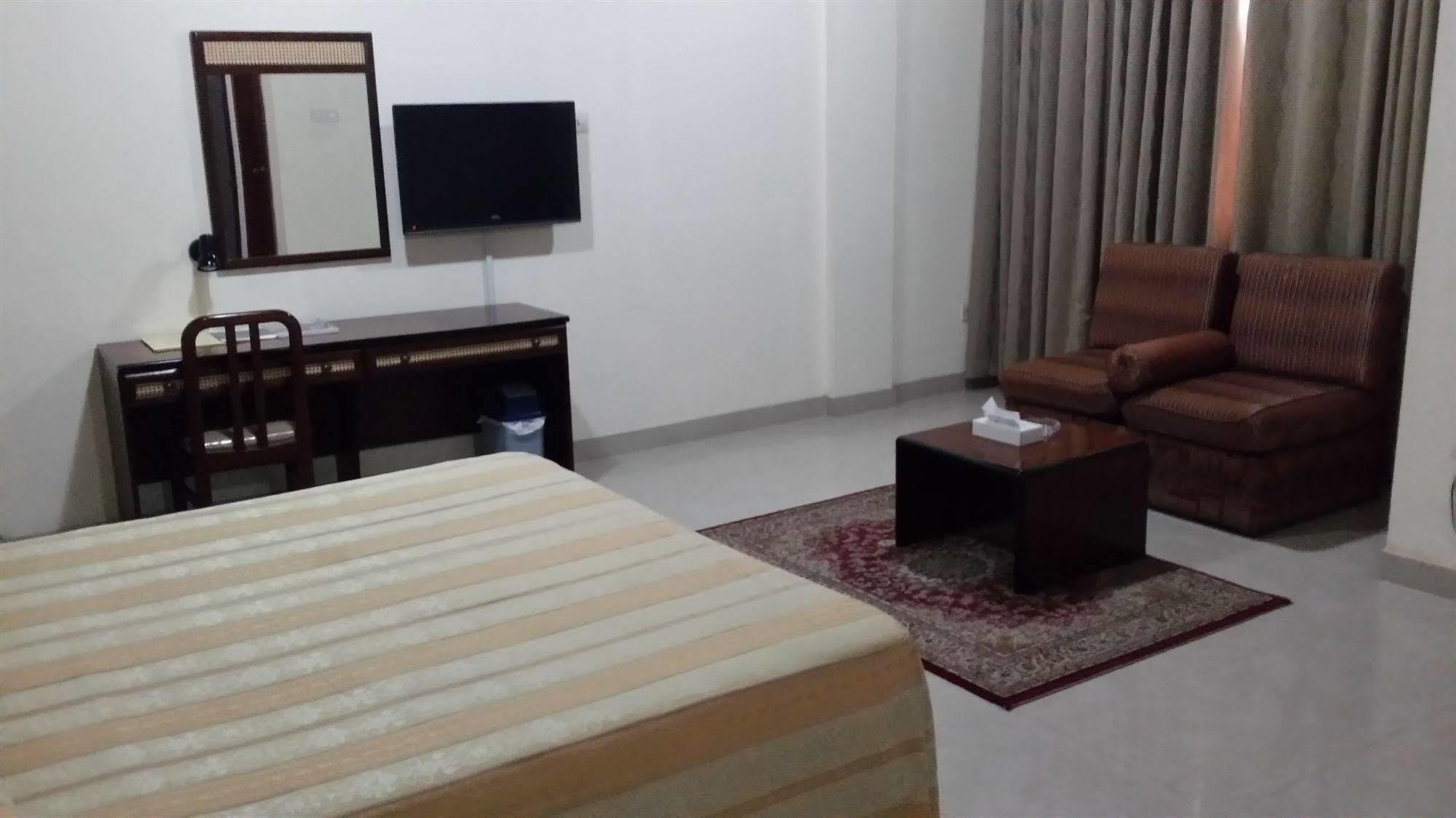 Atlas Hotel Al-Manamah Bagian luar foto