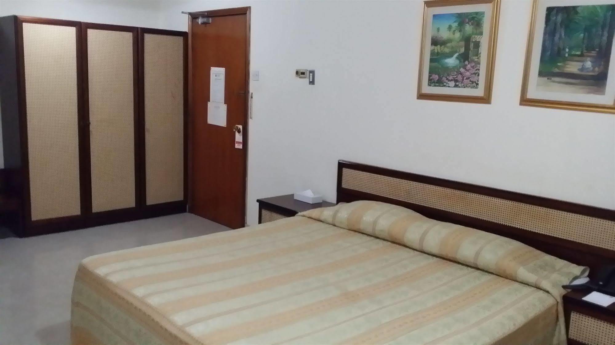 Atlas Hotel Al-Manamah Bagian luar foto
