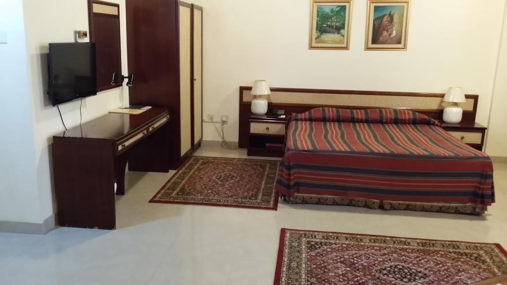 Atlas Hotel Al-Manamah Bagian luar foto